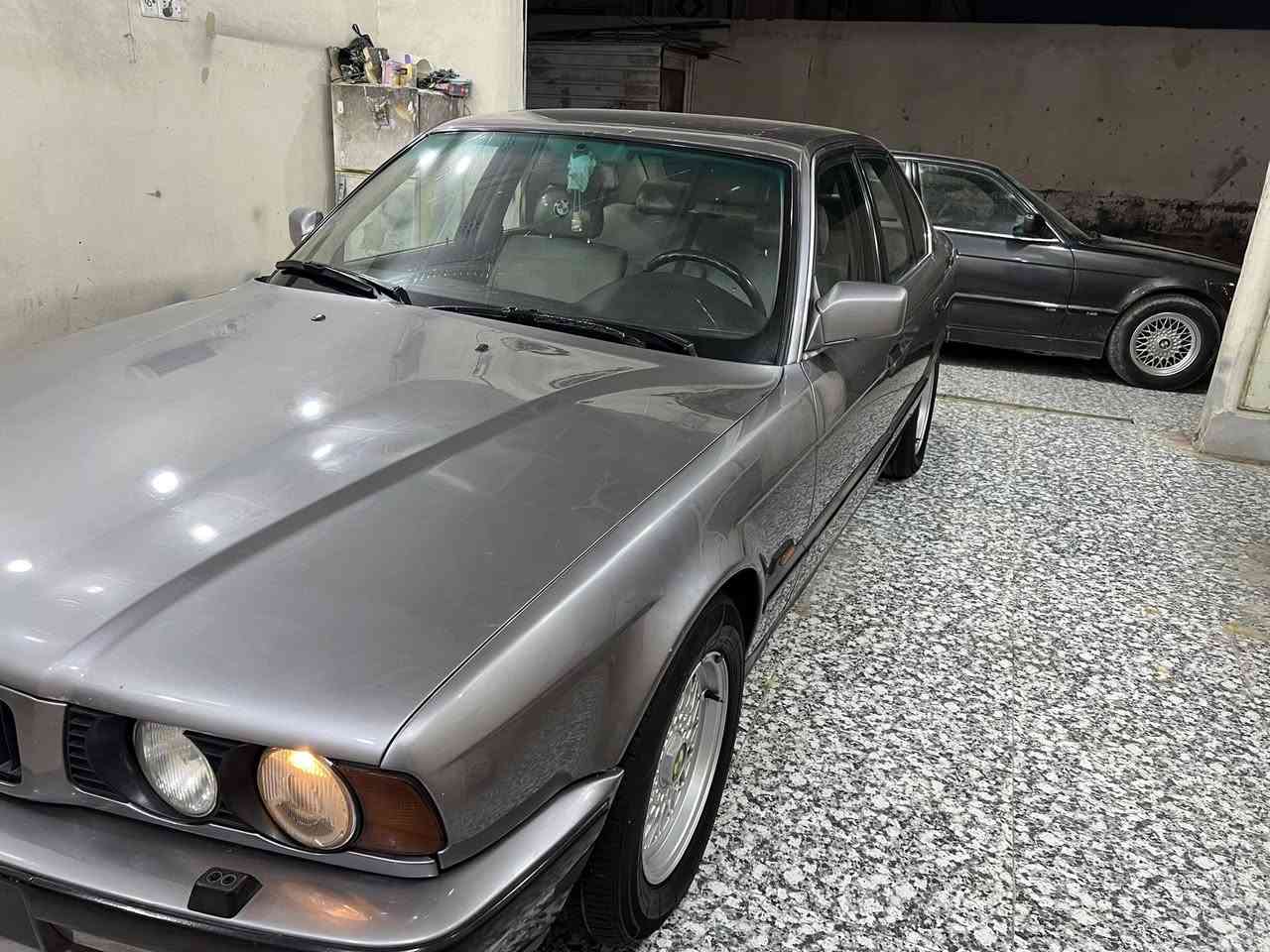 بي ام 535 موديل91 وارد ياباني                        سنويه 27  بسمي
عنوان ميسان 
سعر 58  وبيه مجال 
استفسار 
***********
