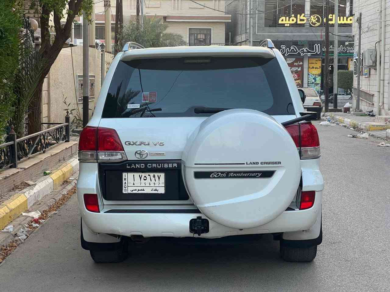 لاندكروز ستينيه اصل، السماوه
320 $ بيه مجال @*********** 
لاندكروز سبير علاك موديل ٢٠١١ مكفوله سياره جديده رقم بغداد تحويل مباشر، مكينه ٦ سلندر مكفوله كير واكسلات، حداديه مكفولات، تبريد ثلج قطعتين ثلاجه ثلج شرط، صيانه كامله ع وضع الشركة تحكم ستيرن شاشه كار بلي، سلايت فتحه طقتين، دواخل جديد
