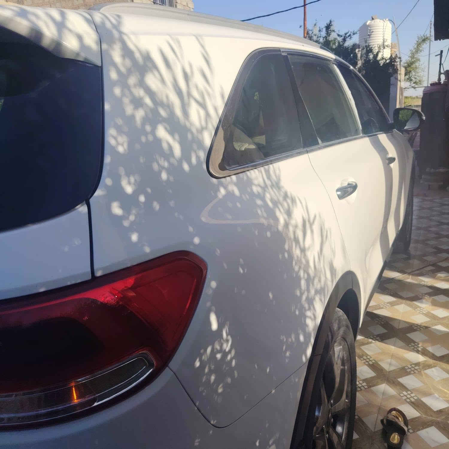 السلام عليكم
سورنتو 2017 خليجي فول مواصفات بدون بانوراما  سونار مرفق بالصور 
رقم بغداد تحويل مباشر 
السعر / 215 $ 
للاستفسار / ***********

