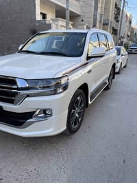 لاندكروز  2020 بريم اصلي رقم بغداد الجديد مكفولة من كلشي فقط شخط في ال...