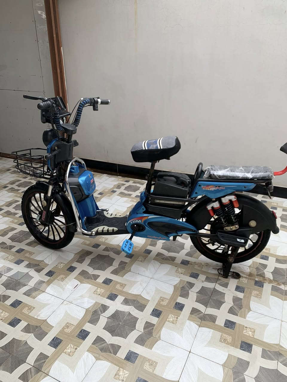 يا الله وعلى بركة الله
سلام عليكم دراجة شحن موديل ٢٤  امل درع بطاريات جدد شرط الفحص والضمان  ٢٠ يوم صارلي من شادهن مابيه اي نقص شاشه بلوتوث اشاير يمنه يسرا دبل اشاًرة امامي خلفي كله شغال مابيها اي نقص تايرات جدد كشر بلادي شخط ممشخوطه مثل ماموضحه بصورا 
مكاني ديالى بعقوبه السعر ٢٦٠ وبي مجال حك الجية خابرني موجود خاص ايضا واتساب ماسنجر ***********
