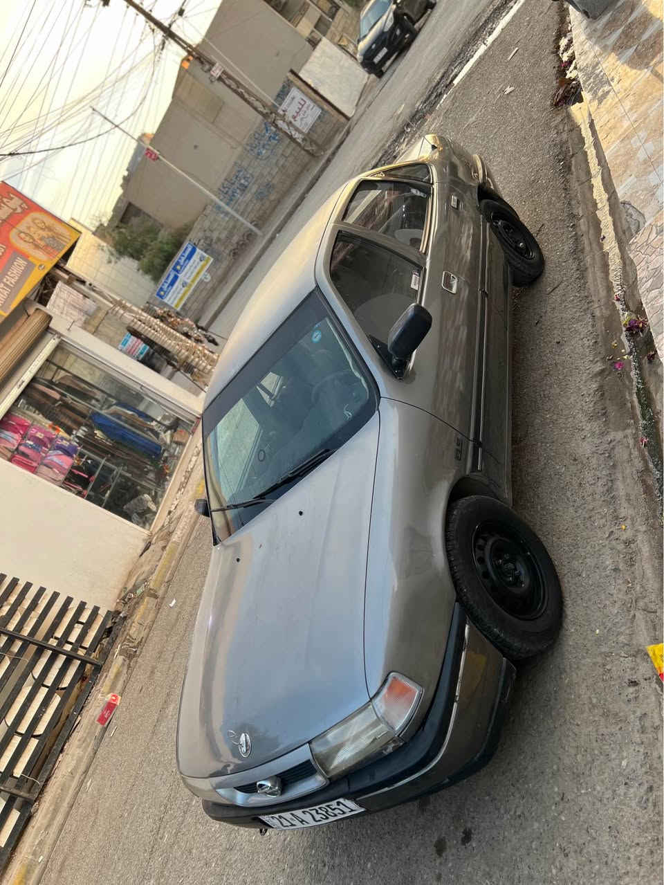 سلام عليكم 
اوبل فكترا للبيع 
موديل ١٩٩٠ 
محرك ١٨ 
كوبون بنزين 
بدون ضربه 
صبغها بلادي بس مسوين هلال 
رقم سليماني بشرط تحويل 
سياره نضيفه و جاهزه من كل نواحي 
لاستفسار  
***********
*********** كركوك, العراق
