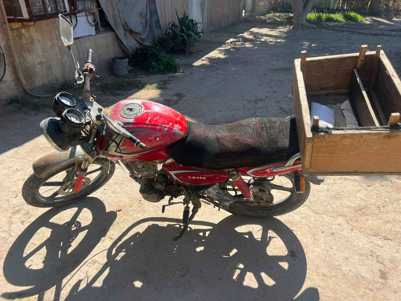 دراجه للبيع نضيفه وكامله كل نقص ما بيه أوراقه اصوليه موجوده وجاهزه من كلشي المكان واسط حفريه ناحيه تاج الدين والسعر 275 الف وبيه مجال الاستفسار أكثر الاتصال على الرقم ***********
