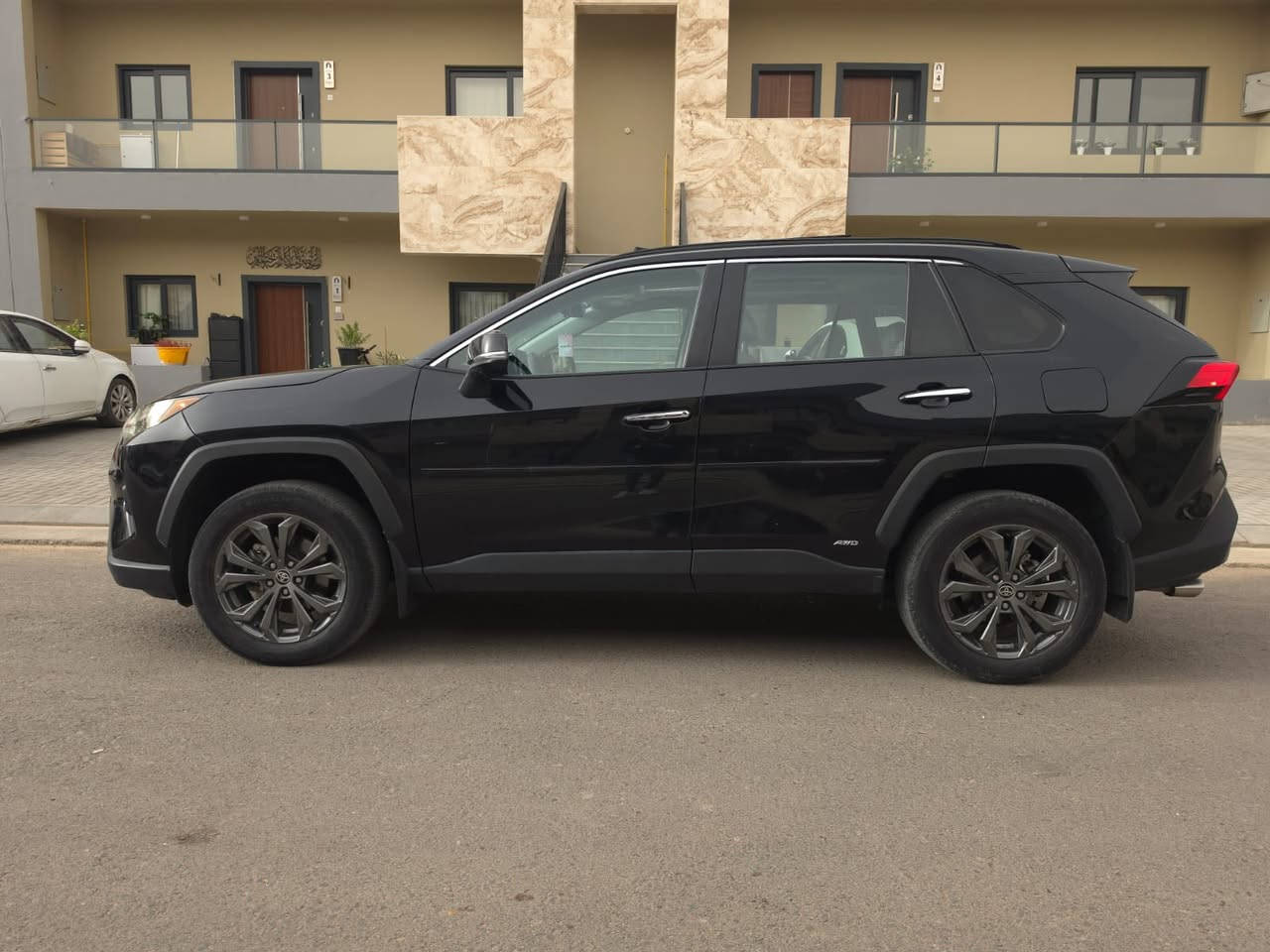 راف فور لمتد Limited
موديل 2023
ماشية 42800 الف كيلو 
اعلى مواصفات 1/1 

حادث جد بسيط بدون ايرباك 

بيهه بنيد بارد وجاملغ صبغ فقط 

بنوراما 

شاشة كبيرة
 
سستم صوت JBL دمام خلفي
 
5 كامرات
 
كشنات جلد 

الاماميةتدفئة تبريد  

الخلفيه تدفئة 

شاشه كبيرة 

كامرة خلفية في المرأة الوسطية 

جنطه كهرباء 

حساس امامي خلفي 

عدادات الكترونية 

وثلاث وضعيات قيادة 

رادارت تحديد مسار 

قيادة ذاتية 

اوتو هولد

السعر 267 بيهه مجال

مكانهه بغداد زيونه 

***********

