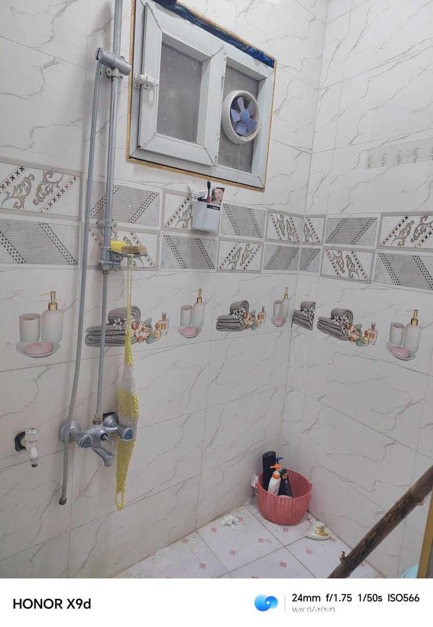 السلام عليكم بيت خمسين متر مربع الضغط غرفتين نوم وبيتونه جبيره سعره مناسب
***********
