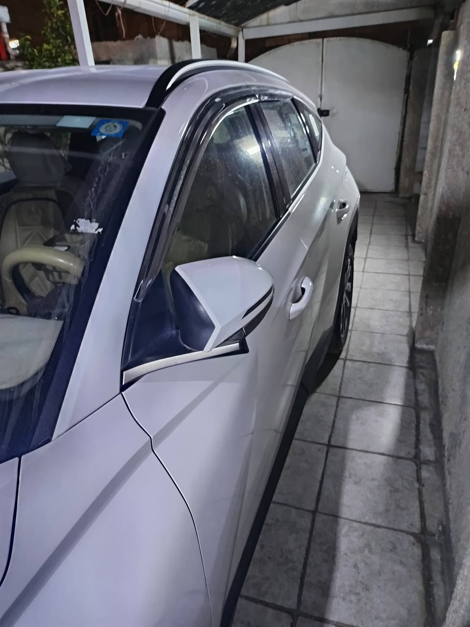 السلام عليكم توكسان 24 مكفولة ماشية 23 
بغداد السعر 215 وبيها مجال ***********
