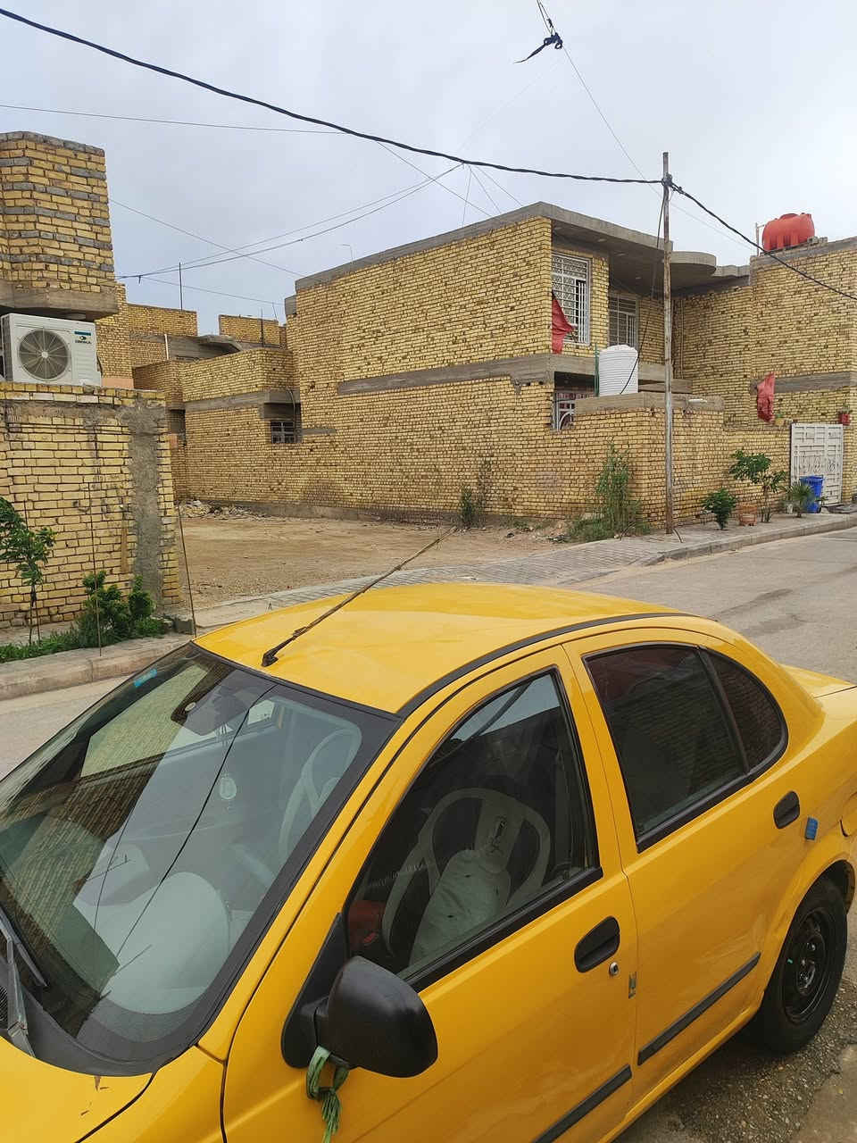 السلام عليكم  طيبه موديل 17رقم واسط ومكانه واسط سياره جاهزه لاخير بسمي تحويل ثاني منضوممة غاز بيه ام ٦٠ منضومة تبريد جديده تخم تاير ووياله جدد حداديه جديده مصفره هيئه وغرامات سياره جازه دوشمه جديده للبيع او مراوس بالنترى صفره ونتفق ع الفرق ***********
