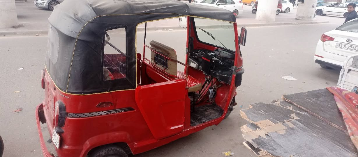 تكتك للبيع
موديل 18 
رقم وسنويه ذي قار (تحويل ثاني يوم) 
محرك خير من الله (لاتبخير/لاتنقيص) 
الكشره كدامك بالصور
السعر 5ملاين  (بيه مجال للشراي)
العنوان (ذي قار)(المركز صالحيه )  
تواصل واتساب او اتصال 
***********
