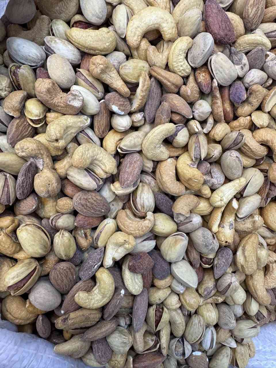 المحل مفتوح ليلا ، تعال شوف طعمه وبعدين اشتري
متوفر توصيل ***********
