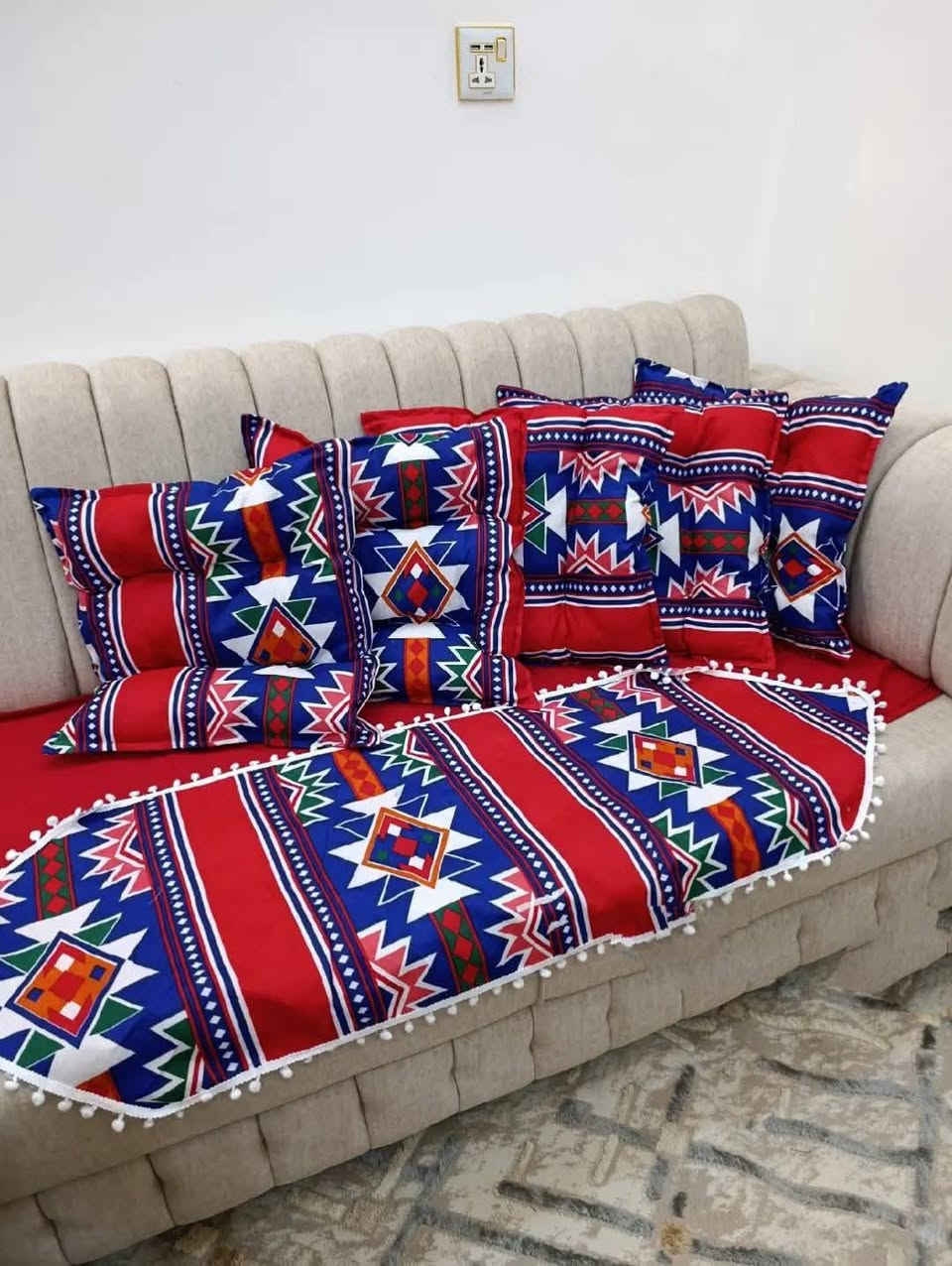 خياط حسب طلب الزبون 

***********
