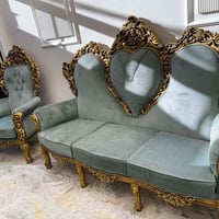 قنفات خمس قطع جديد استخدام سته أشهر للبيع ماخذيهن مليونين نريدهن بمليو...