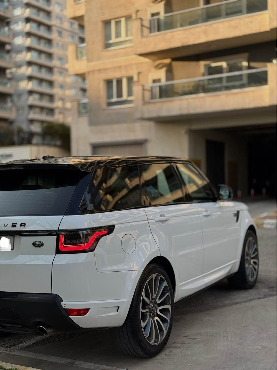 range rover sport dynamic 
‎رنج روڤر سپورت دینامیک
‎مۆدیل ٢٠١٤ وکلە شرکە سردار
‎کفالە عامە بدون سبوخ حتا دعامیات
‎ئوتوبایگرافی 
‎فول فول
‎سقف اسود بانوراما 
‎دبلات هواییە
‎تایرات جدید
‎کشن خزن کشن هیتر کشن تبرید کشن کهرابائی
‎شاشە الکترونیە
‎دوسە کهرابائی
‎ماشیە ١٤٢ کیلومتر
‎٥١٠ حیصان
‎سعر ٢٧٠ شویە مجال
***********
مکان سلیمانیە
ڕەنج ڕۆڤەر سپۆڕت 
ئەوتۆبایگراف داینامیک
٨بستۆنی سوپەر چارج
سفری شەریکەی سەردار 
فول فول مواسەفاتە سەیارەکە رەقەم یەک جوانە
بێ سارد بێ بۆیاخ بێ شوخت و چال هەموو گیانی بەشەرتە
گێر مەکینە کارەبای هەموی بە شەرت ناو سەردەسکی دەرگاو سوکان و شاشەکەشی کراوە بە شکڵ تازە
سعری ٢٧٠وەرەقەیە 
سلێمانی *********** السليمانية, العراق
