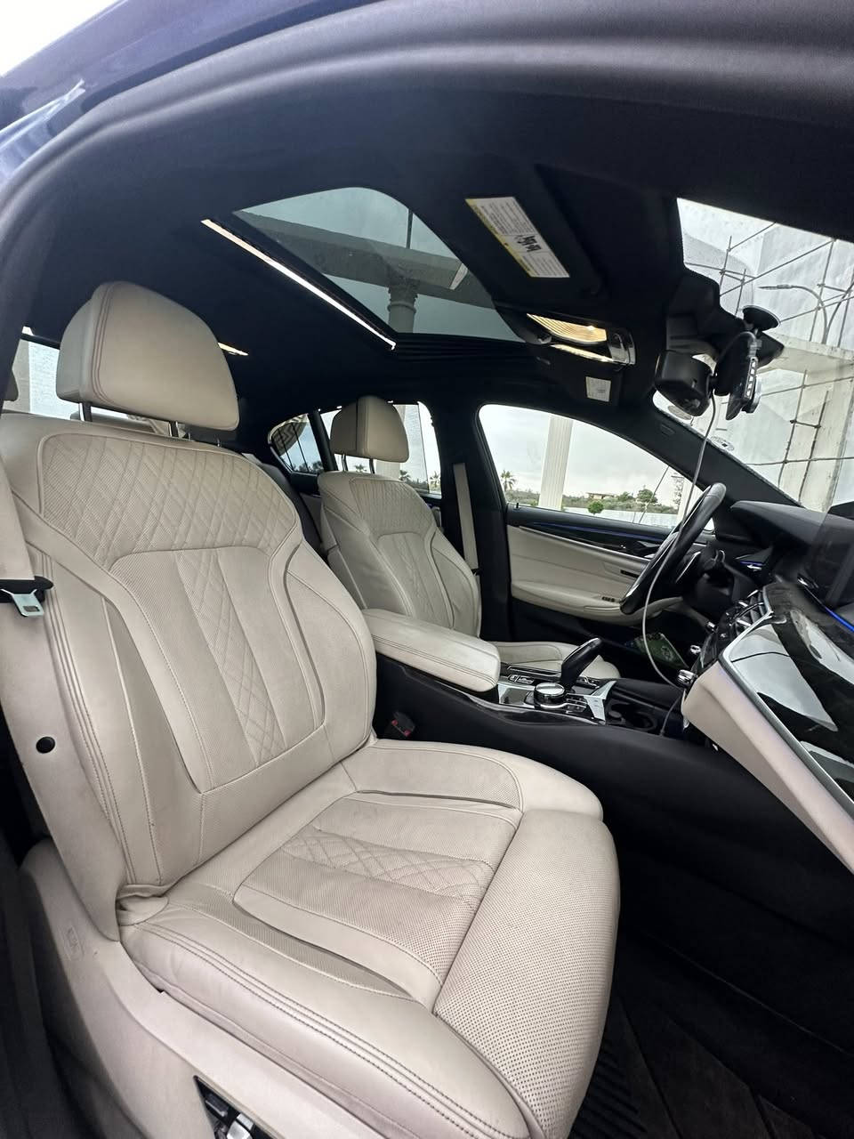 Bmw 530i 2022
محدث ام فايف 
فوول مواصفات ٧٠٠ اعلي فئه ١/١ 
كشنات تدفئه و تبريد و خزن 
داتاشوو 
سماعات هارمان كاردون 
وايرليس جارج 
خمس بردات كهرباي بلادي 
صندوق شفت 
ماشي ٦٠ الف كيلو 
فحص و هزه و سيرفس جديد 
جملغ و بنيت صبغ حادث صطحي 
ايرباك ستيرن سيستم 
***********
