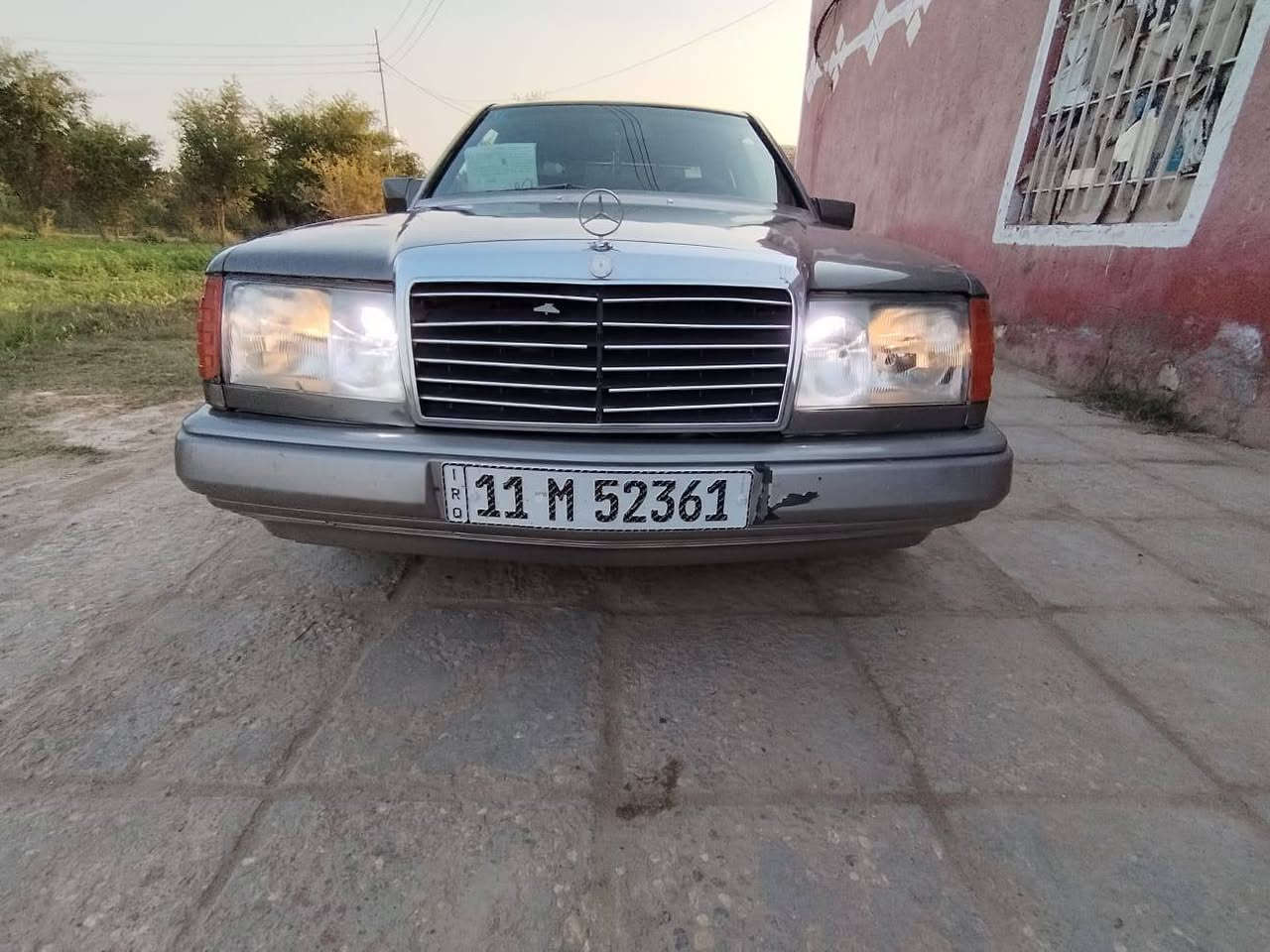 السلام عليكم
للبيع مرسيدس دب 
موديل 89
رقم بغداد نگليزي سنويه لل 30تحويل مباشر 
گير ومحرك 3000vvtحاويه 
تخم تاير وحداديه 100/100
كهربائيات كلهه شغاله 
بيهه قاعده وحده مصلحه 
غرفه جديده 
سياره جاهزه للاخير 
مكاني رفاعي 
سعر 55بيهه مجال قليل 
***********اتصال او واتساب 
‏‪***********‬‏
