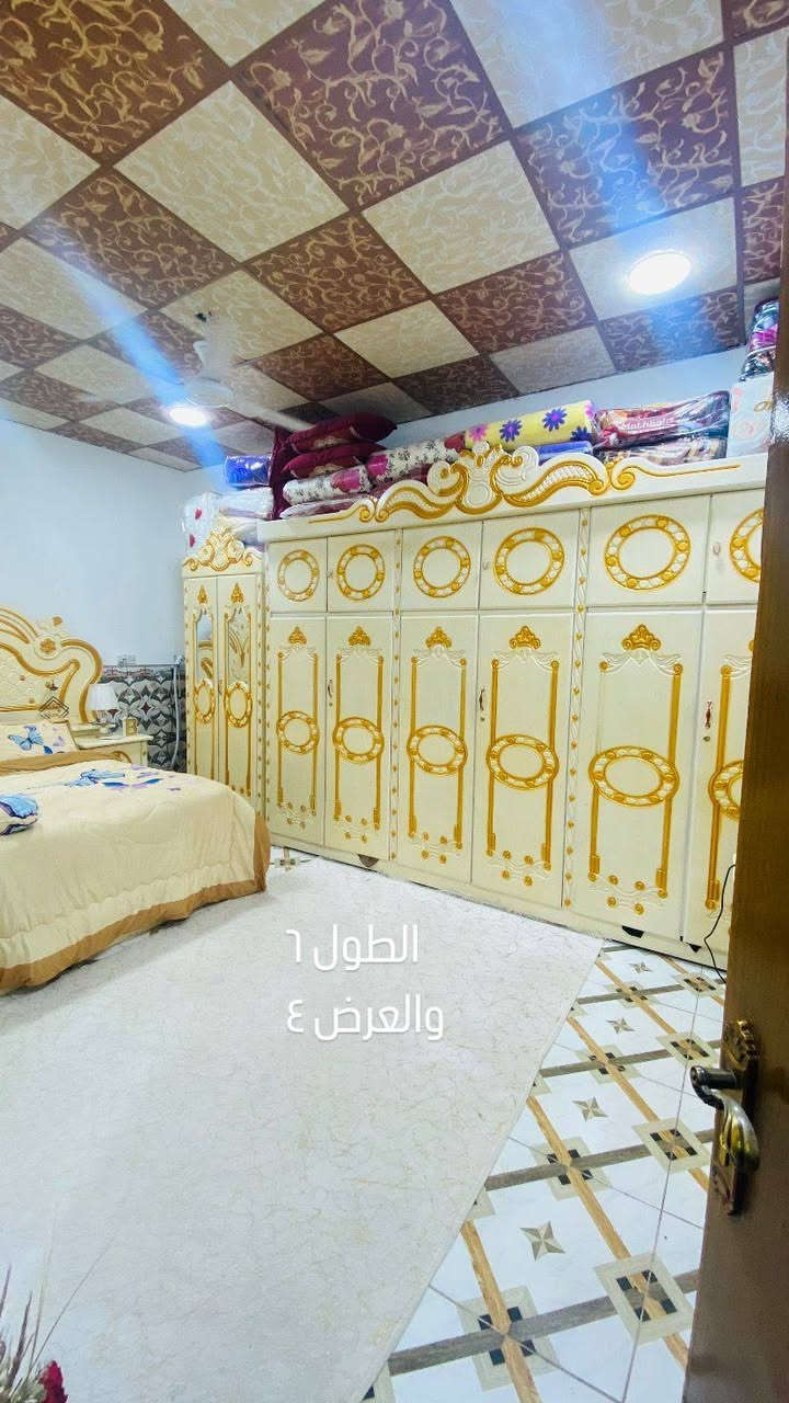 السلام عليكم
《دار تجاوز 》في حي الجامعه منطقه كلش حلوه وموقع كلش حلو على شارع مقرنص ١٠ متر ويبعد عن الشارع العام حوالي ١٠٠ متر لا تبليغ ولا ازاله مع دفع أجور الكهرباء مساحة البيت حوالي ميت متر السقف كونكريت 
يحتوي البيت ع دوانيه وغرفة منام جبيره ومطبخ وهول وحمامين داخلي وخارجي 
بيت جدآ نضيف وشغله درجه اوله 
رقم صاحب البيت ***********
