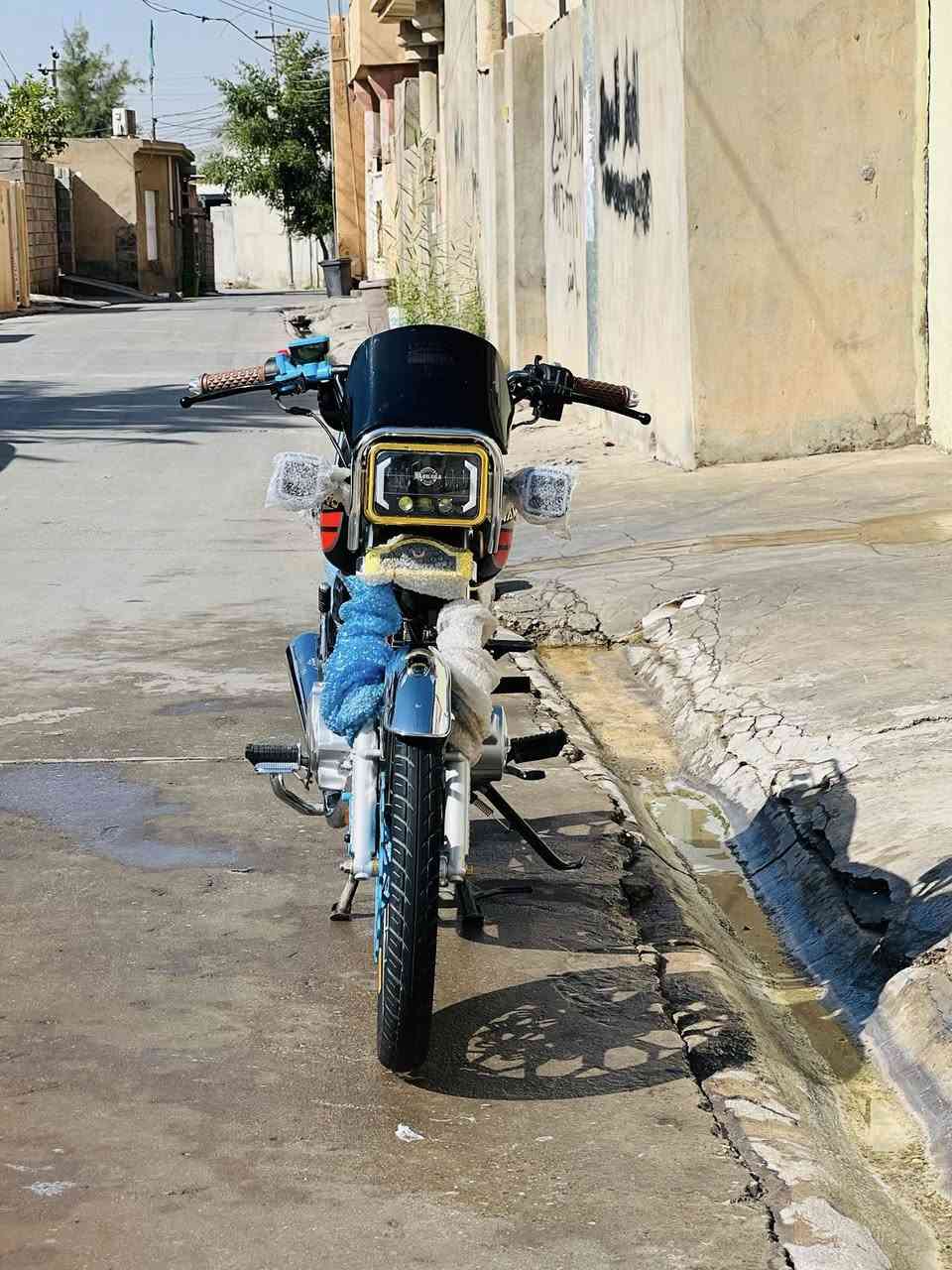 سلام عيكم اخوان دراجه نامه ابرو 200صفر ماشي 1530الدراجه فول فول نضافه شهر الواحد طلعت من المعرض الدراجه للبيع موجود خاص***********
