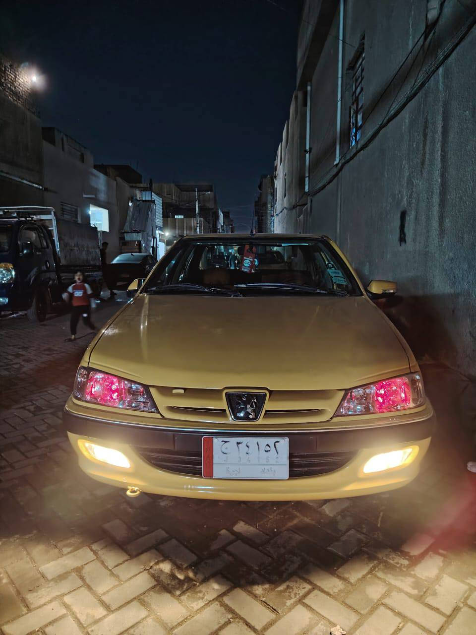 سلام عليكم بيجو بارص موديل 2015 سياره خير من الله  حلوه نفس ما وضحه  بل صور بس بيه تبخير  صدر جديد تبريد تتفهه ما بيهه نقص ارقام نكليزي  سياره بسمي تحويل ثاني يوم عارضهه 38 ولله مال متوازي وبيهه مجال حك الجيه رقم ***********
