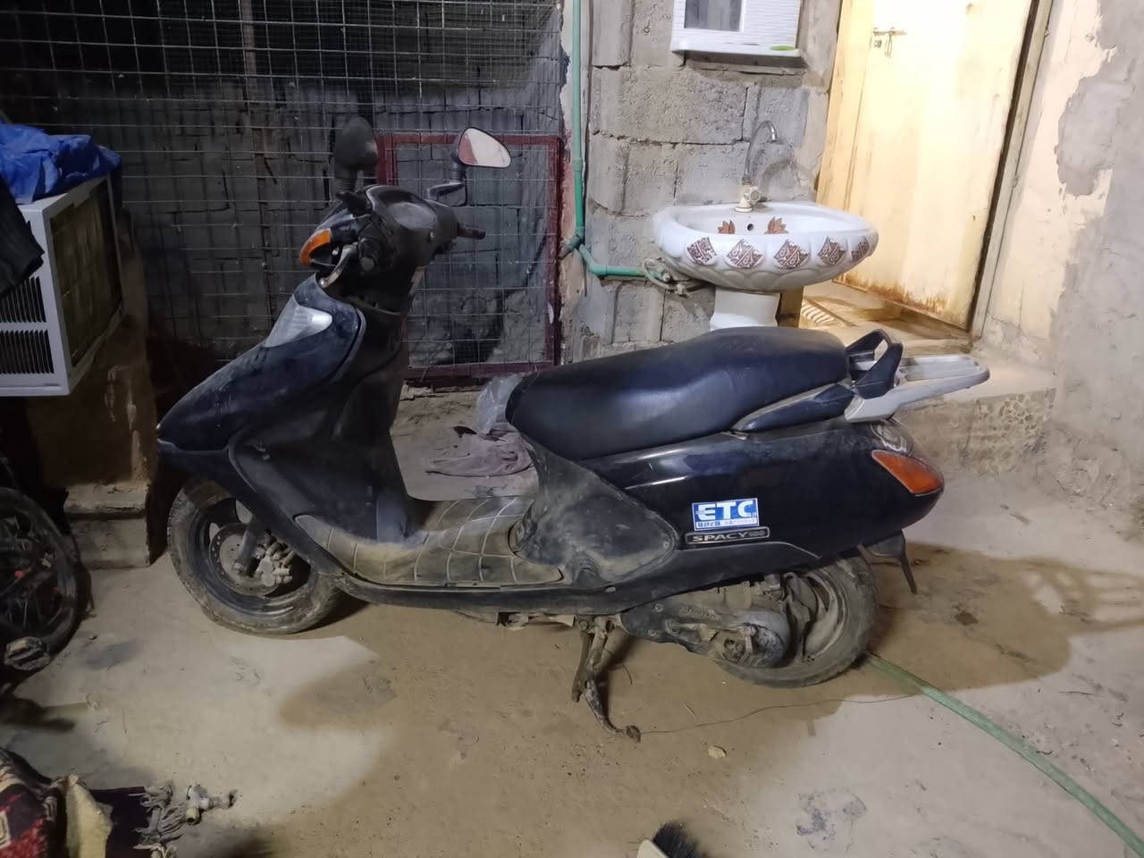 دراجه سبيسي سرعه ميه ياباني مجفته جديد صار اسبوع بيها كطع ناريه مالت ابلك اصوليه اوراق كامله للبيع ع عطل مالتهمالته***********
