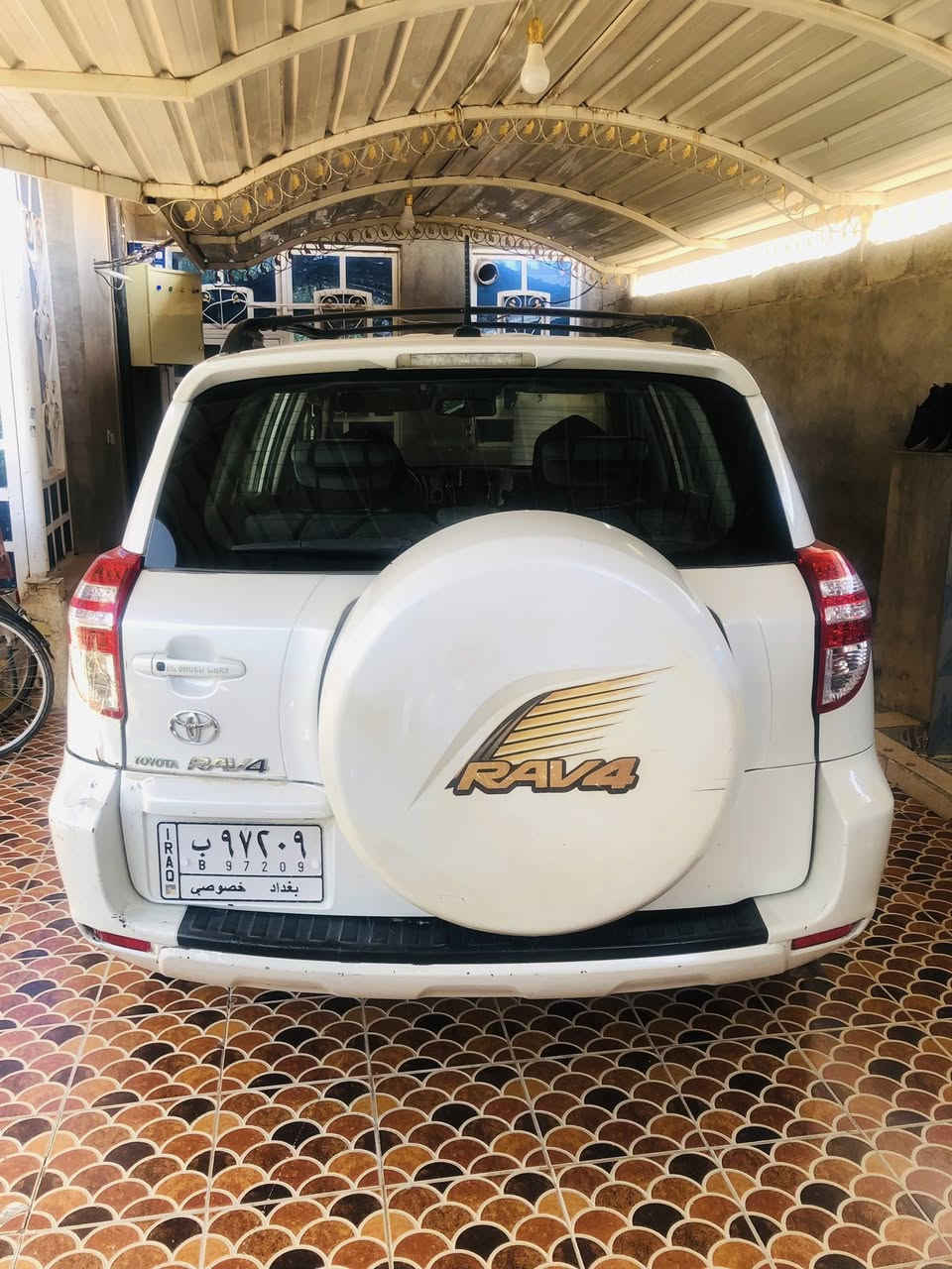 سيارة راف فور مديل 2009 وارد امريكي سيارة فول موصفات لمتد بصمة كامره خلفيه كشن كهربائي فتحة صقف وبعد بيه موصفات 
ضرره/جاملغ وبنيد وسيارةكامل من كلشي
سعره/110$ وبيه مجال
الاتصال/*********** مكانه ديالى
