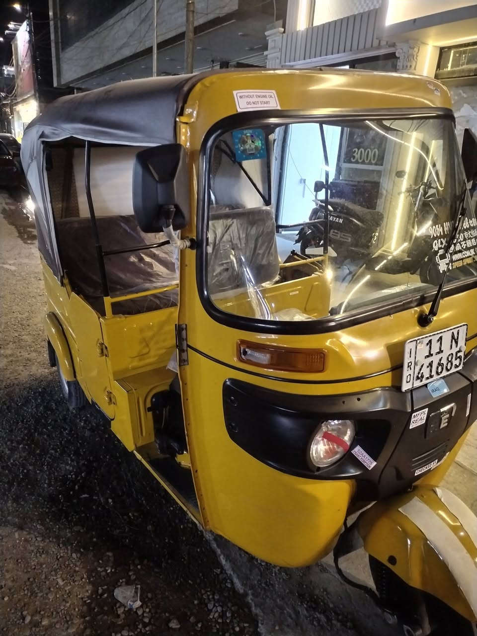 السلام عليكم تكتك للبيع موديل 21 شهر 11 مكينه بيها بس زنجيل مبدل الباقي مابيها شي الكشر بي بس شخوط واكو بصفحه شخط عل طول اني اخذتها قبل  سبوع بس توازيت ع فلوس واريد ابيها السعر 8 بيها مجال قليل مكاني الدوره حي المعلمين يم سقيفه وهذا رقمي ***********
