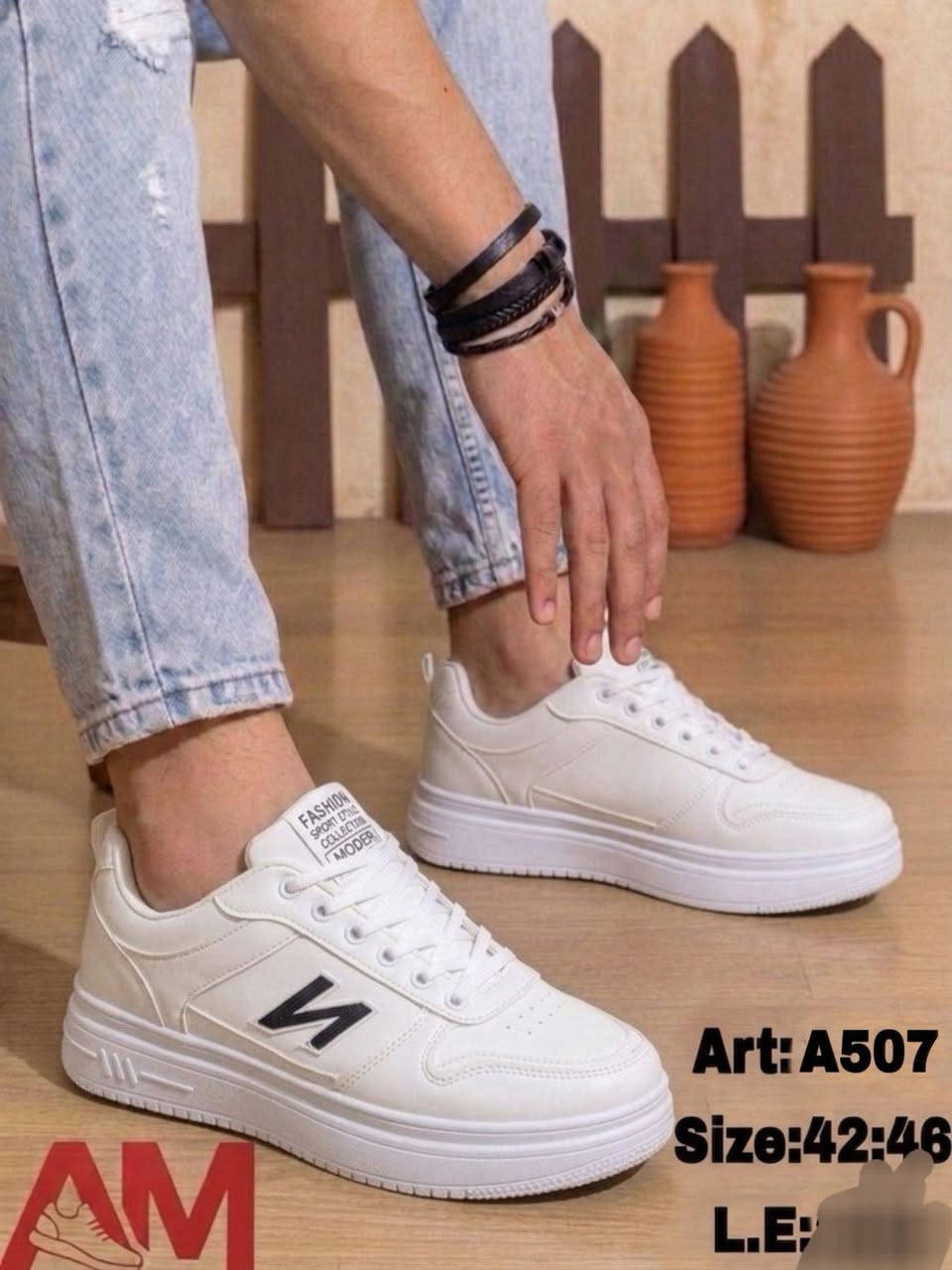 كوتشي رجالي 
نعل عالي 
مقاسات من 41لعند 46


**إذا كنت صاحب هذا الإعلان وتريد حذفه لأي سبب، رجاءا أرسل رسالة إلى الدعم الفني**