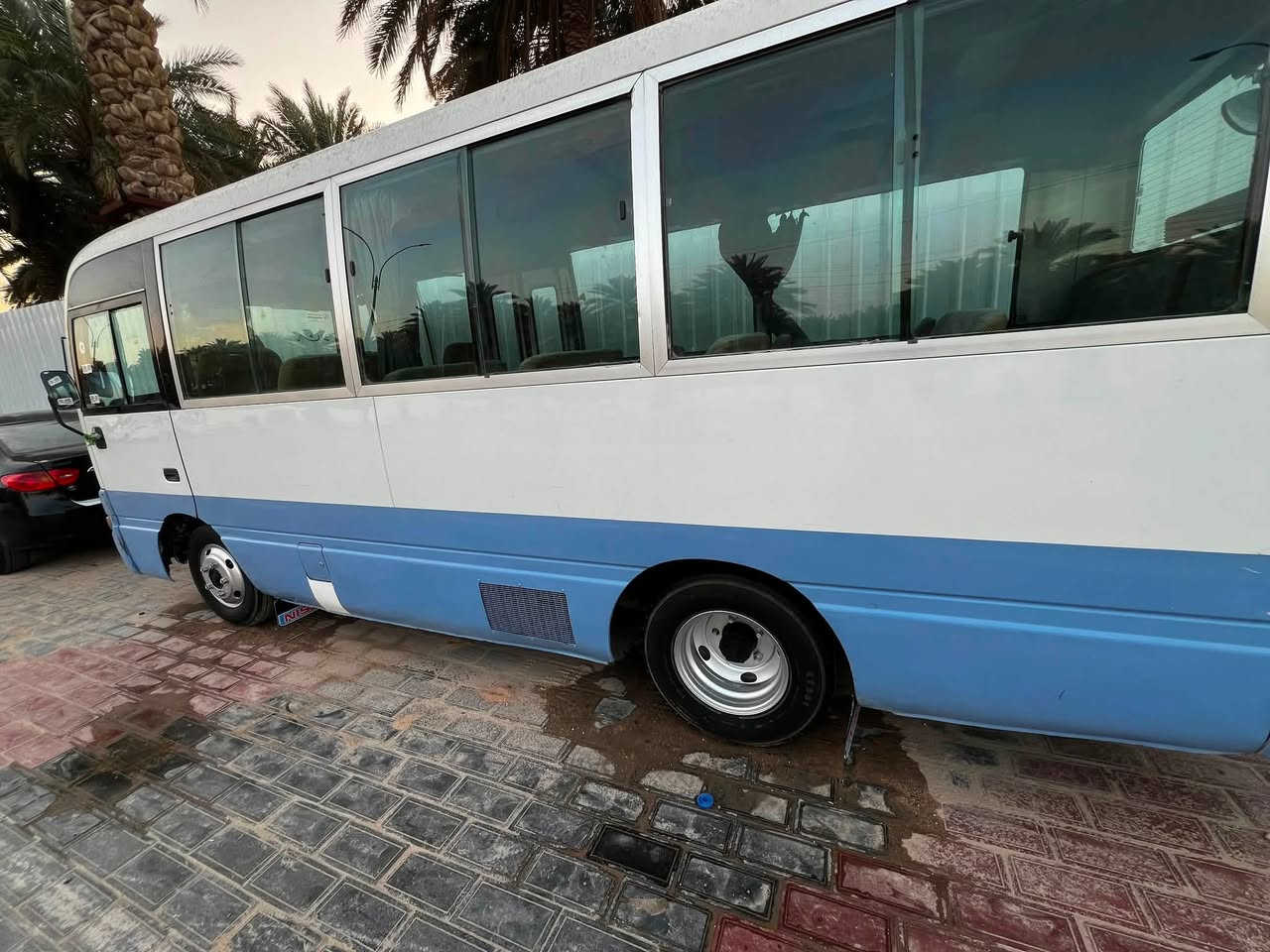 السلام عليكم للبيع كوستر نيسان 2002رقم بغداد الجديد باسمي مداور ثاني يوم جاهزة من كلشي باي كهرباء مكينه كاز كرنفال جاهزة من كلشي***********
