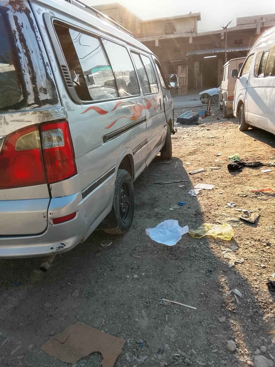 سلام عليكم فتون موديل 11 رقم انبار الماني تحويل مباشر مكينه كير صدر خير من الله اكسن بيه صوت خفيف  
السياره مصبوق من الجام وجوه الجماليه عنوان السيار بغداد الدوره شارع 60 ***********
السعر 48
