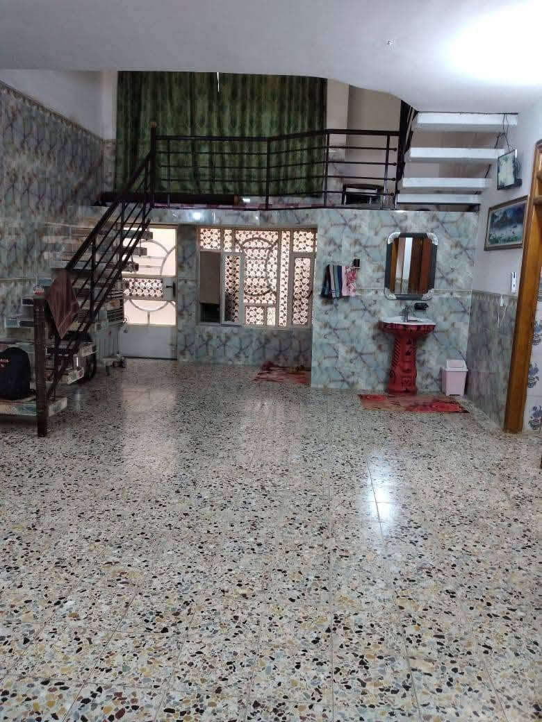 سلام عليكم بيت للبيـع مقابيل السياسين البيت مساحة 300 البيت طابوكك التواصل والستفسار 
***********
