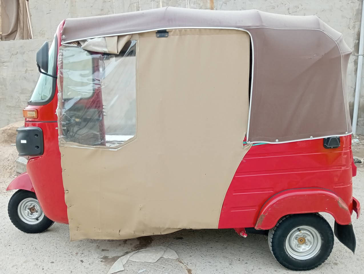 سلام عليكم تكتك 18 نهيت سنه  مرشوشه جمالي تكتك خير من الله سعره 5ونص بيه مجال *********** مكاني شعب
