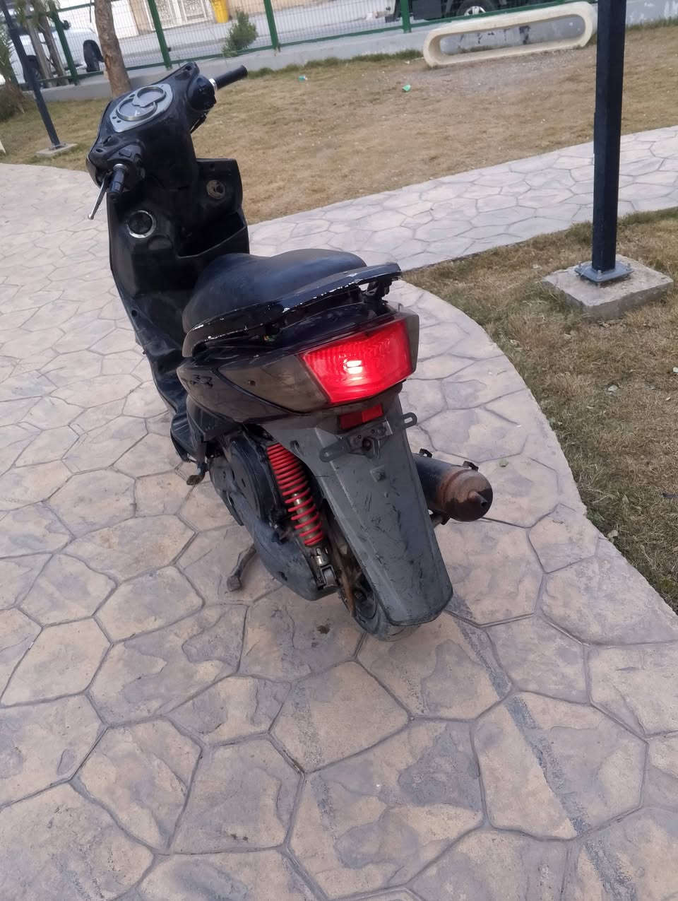 دراجة سكنس فحل كابريتر
دراجة شغالة نكره سلف وهندر مكينة خرسة 

ستاند تعليك+ستاند صفح + صالنصة بلادية

كهربائيات كلهة شغالة + اشاير + دشبول شغال

قفل ستيرن + قفل جنطة

دبلات امامي شغال + خلفي شغال

دراجة خير من الله ومكينة نظيفة وحلوة لا تبخير ولانظوح

سعر 575 وبيهة مجال بسيط حك جية

مكان بغداد //  ***********//***********وتساب
