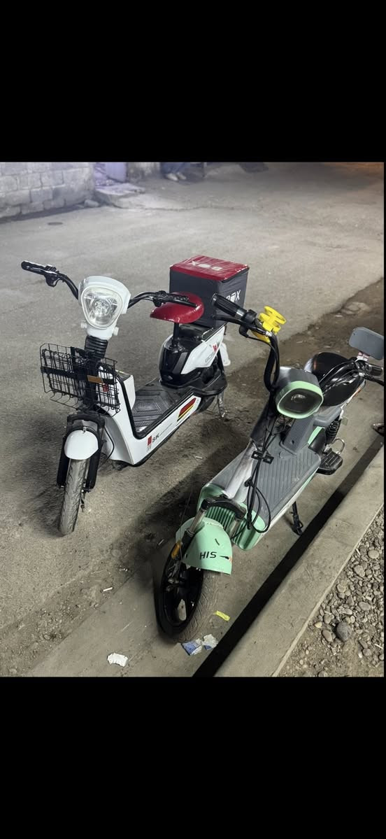 السلام عليكم دراجتتين  شحن للبيع سعرهن ٤٠٠ مكان بغداد الدوره حي الصحه . ***********
