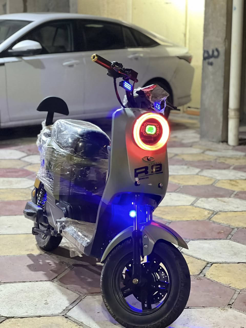 السلام عليكم دراجه ار 9 للبيع كلشي ما بيهاا كفاله من كلشي رايدها ب 450 قفل مكاني البصره القبله حي المهندسين بطاريات 32 جدد الدراجه جديده كارتون وهذا رقمي واتساب بس ***********
