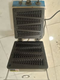 جهاز وافل عود مستخدم مرة وحدة جديد الشراي يجي 07840133239
