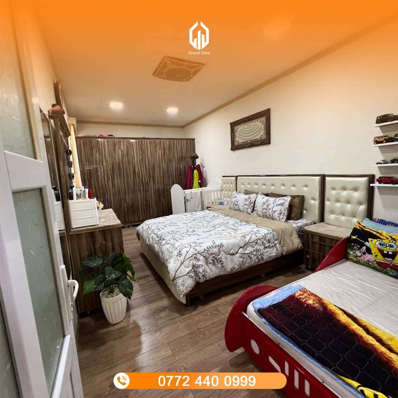 خانوو لە فەرمانبەران
٢ قات بۆ دوو ماڵی جیا
ڕووبەری ١٢٨م  ڕوو بە کەرکووک
١٠ دەفتەرو ٦٠ گەڵاو مامەڵە
***********
***********
