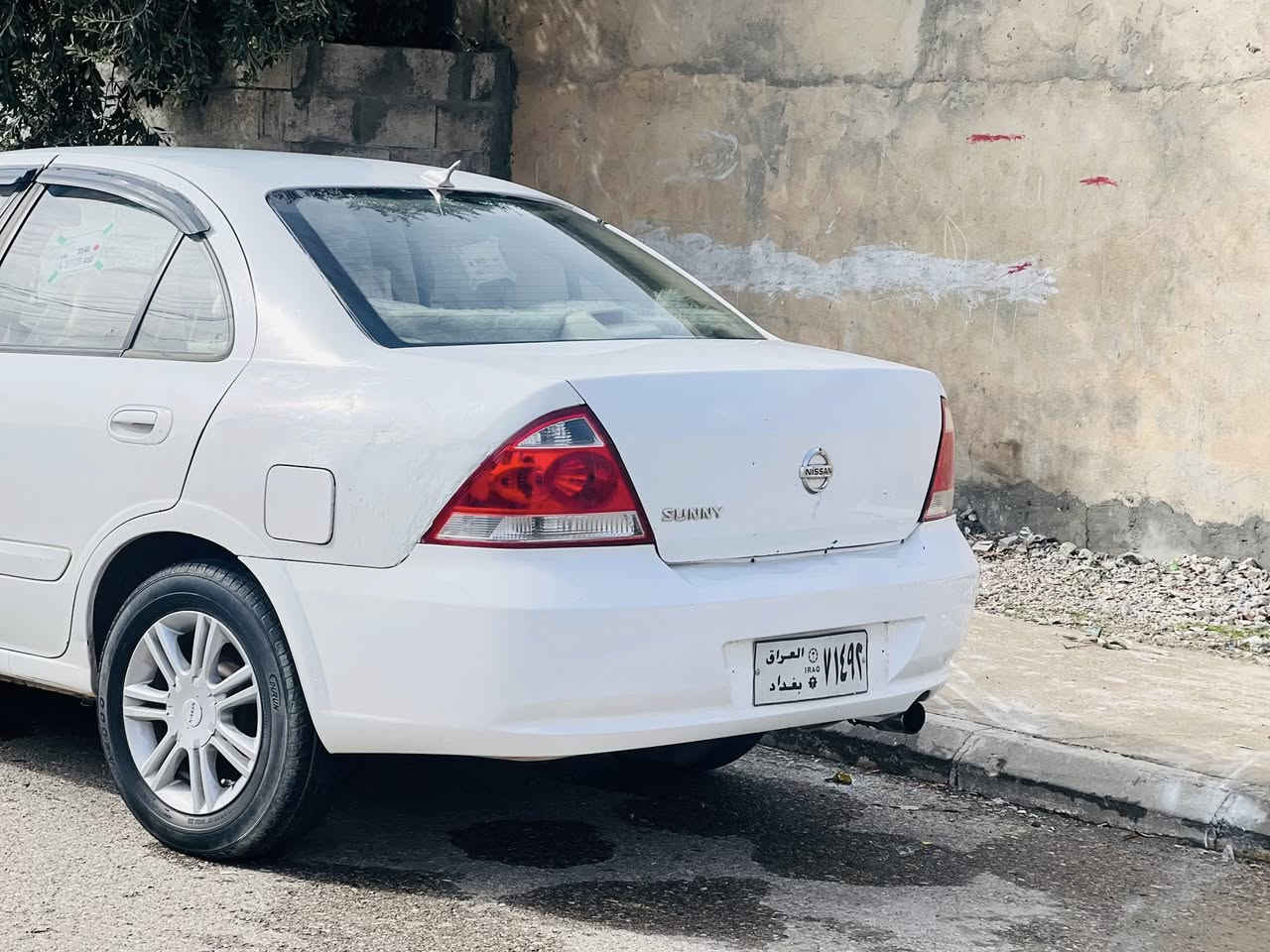 بەناوی خوا هاتینەوە بە سەنی کۆری2007مەکینە. سپی سێ پارچە. لێ دراوی. هەیە هیە ٤تایەی. تازەوناو زەرد سەیارەکە. مە زبوتە براوەیە نرخ 38مەعمەلە /ژم***********
