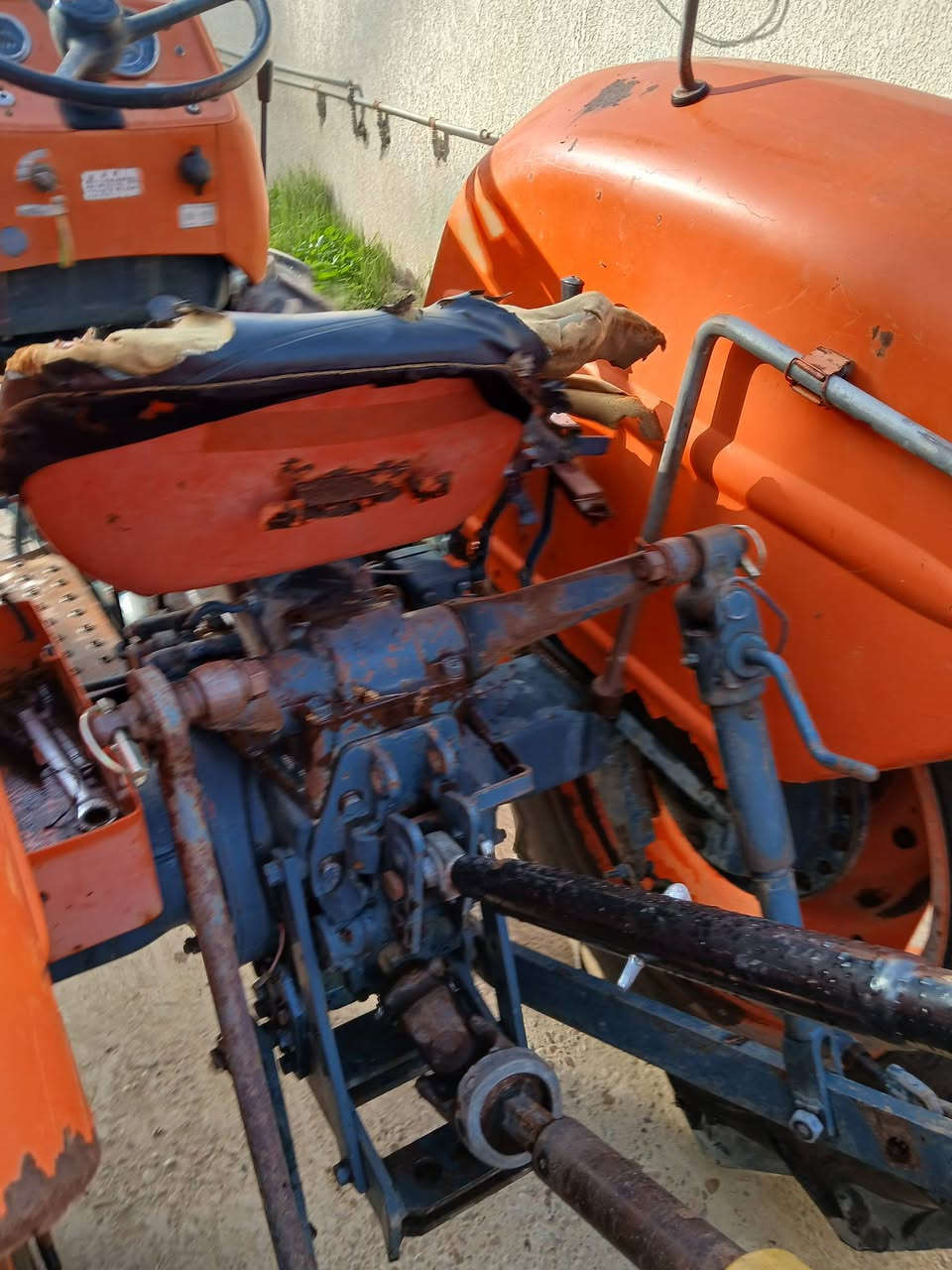 مكينه كابوته اربعه بستم جديده مشتقله ١٣٠٠ ساعه فقط دبل اكسل ابلادي الملحقات رفاسه فقط
العنوان الطارميه زور قرب شركت ابن سينا قرب جامع الاسراء والمعراج 
الاستفسار  اتصل على الارقام التاليه 
***********
***********
