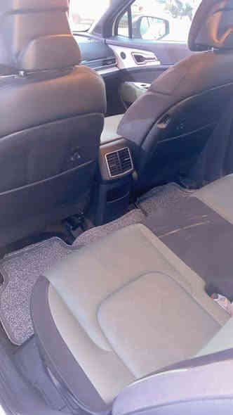 السلام عليكم 
للبيع كيا سبورتج 2025 خليجي رقم بغدادوكالة الدولية مكفولة كفالة عامة بدون صبغ او بارد او فتح او تبديل او شخط او رصعة جدا جديدة ونظيفة وعلى ايدي ماشية ٩ الاف مواصفات السيارة بلاك ادشن 
داخل زيتوني اصلي
كشنات جلد وكهرباء
كاميرا دوار
كاربلاي 
اوتو هولد
ويل حجم ١٩ 
سايد بريك بصمة
تدفئة كشن وستيرن
السيارة فول عدا البانوراما ومواصفات البلاك ادشن معروفة السيارة رقم بغداد بأسمي مكاني بغداد والشراي يتصل ويدلل ‭٠٧٧٢ ٩١٧ ٨٧١٦‬
