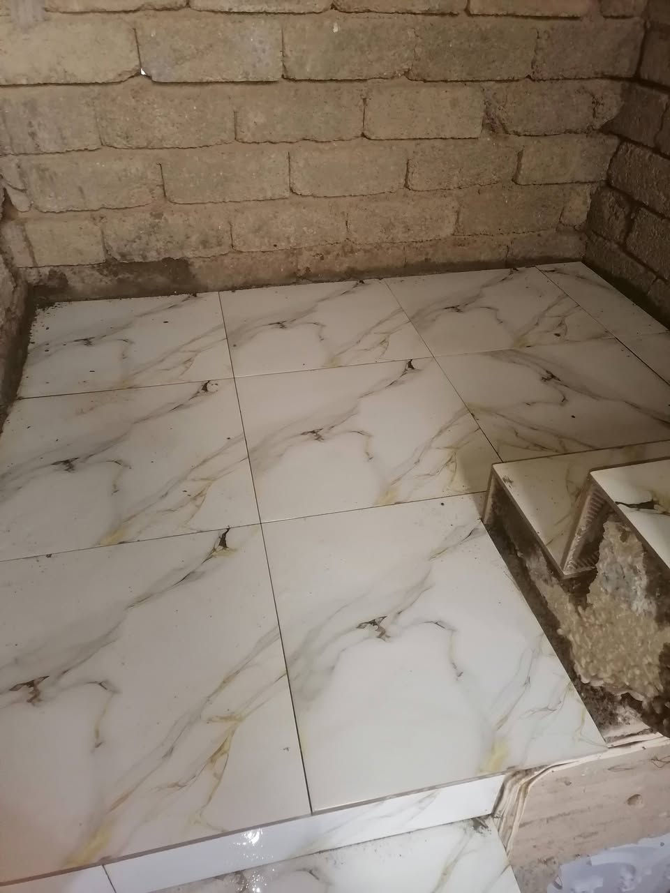 السلام عليكم كادر سيراميك متفرق حاليا وسعارمنسبه***********
