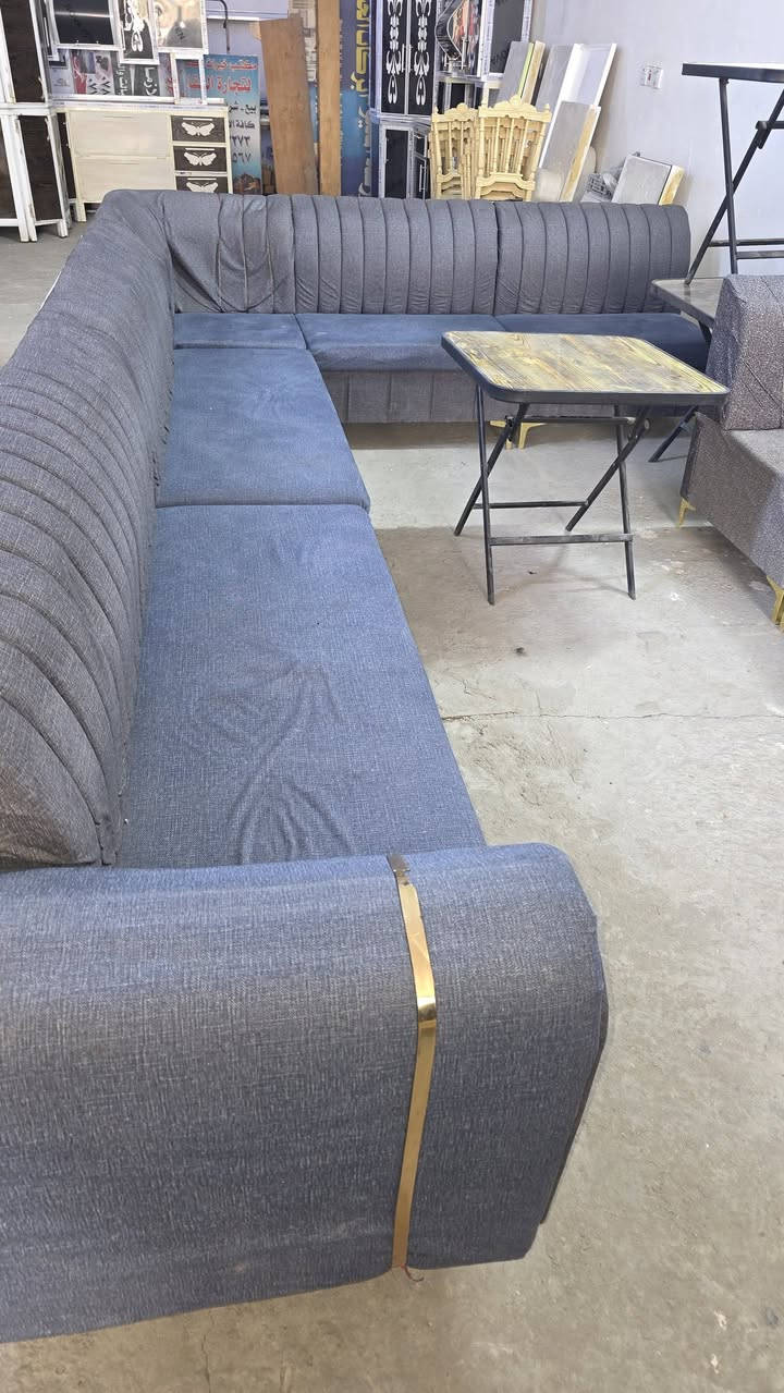 ديوان مستخدم للبيع 11مقعد مابيه اي خلل نضيف السعر ب185العنوان كربلاء حي العامل نهاية 🔚 السوق قرب جامع اهل البيت معرض بركات ال محمد عليهم السلام والتحيه هاتف 📞 ***********
