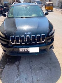 شيروكي ٢٠١٨ • بدون حادث • قطعتين صبغ