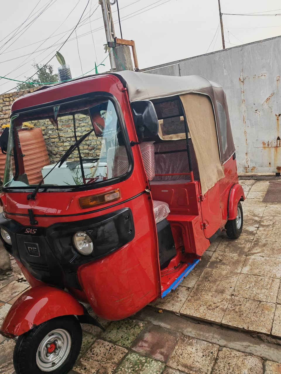 تكتك باجاج ٢٢ رقم وسنويه تكتك نضيفه بدي مابي ضربه بس زلوغ خفيفه لمكينه مره وحده مفتوحه تكتك مال شغل كامله كبل تطلع عالباب لله ماعوزه شي التكتك للبيع او مراوس بانضف منها ونطي فرق  لشراي وليراوس يجي خاص سعره ٧٧٥٠ بيها مجال قليل حك الجيه ***********
