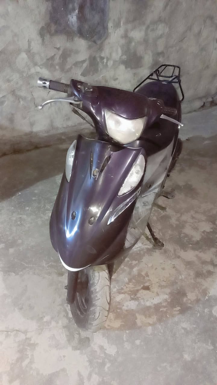 سلام عليكم ورحمة الله وبركاتة دراجيه اتراس ياباني يردليه تبديل بوشيه بس بس تشتخل تمشي بوشه مال ال مكينيه السرعيه 120 استان كهربايه سلف او هندر تشتخل السعر السعر250 او بيه مجال شي قليل مستعجل عله البيعيه العنوا امين الثنيه *********** مكلف بل نشر اذا رقميه
