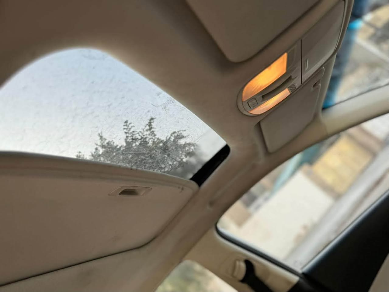 كونا 2023 ( خليجي ) اللون ابيض
مكفولة عدا ملاحظات 2 بسيطات نزلتهم بالصورة
استخدام شخصي تايرات و بطارية جديدات خير من الله
تبريد ثلج بلادي محرك مكفول السيارة ع وضع الشركة
ماشية 48 الف كيلو متر
رقم بغداد باسمي السيارة تحويل ثاني يوم
مكينة 2000 دوش 
فول مواصفات
فتحة بانوراما
بصمة تشغيل
بصمة ابواب 
تشغيل عن بعد
ترحيب عند الاقتراب
حساس امامي خلفي
كشن كهرباء
كاشف ضباب 
مري كهرباء شفط
4 انظمة قيادة ( سمارت/ايكو/ سبورت/كومفورت )
3 مودات تركشن موضحه بالصور 
مانع انزلاق
كروس سرعه
تحكمات ستيرن جهتين
شاشة كبيرة نظام اندرويد
السعر 169 وبيها مجال

مكاني بغداد حي الامين
للاستفسار  ***********

