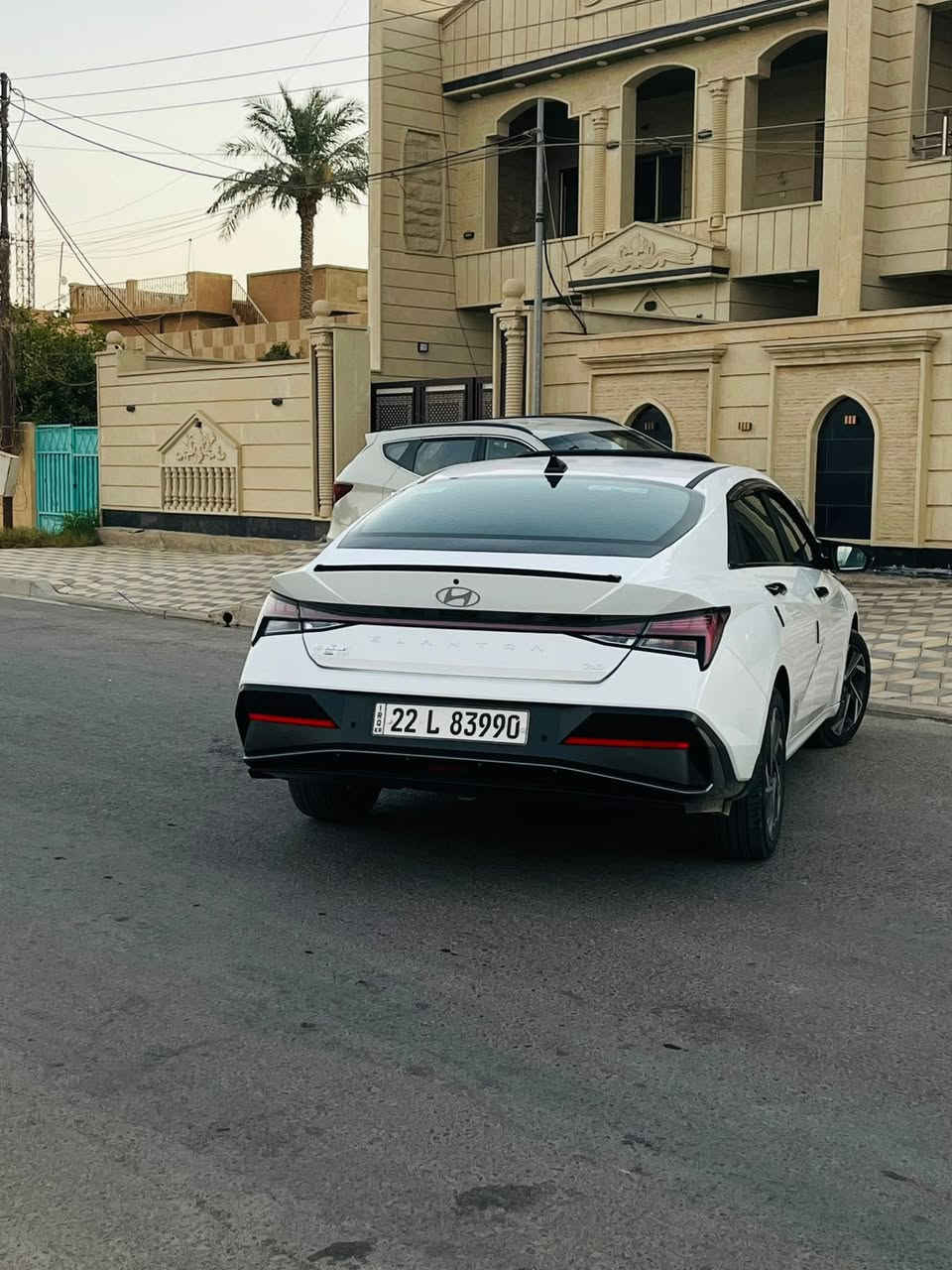 Elantra 2024 Limited
((شاشة الكتروني))
✅البصمة الجديدة الذكية ✅
بصمة تشغيل_بصمة ابواب
تشغيل عن بعد 
تبريد قطعتين 
صندوق ذكي
مرايا الجانبية بخاصية الضم 
انارة ترحيب
اضاءة LEDبالمرايا
امكانية اختيار نمط القيادة DMS
مدخل USB
نظام صوتي ب6مكبرات للصوت 
عجلة القيادة متعددة الوظائف
بلوتوث
٢وسادة هوائية امامية 
كامرة خلفية 
شحن لاسلكي للهاتف الذكي
شاشة وسطية قياس 8بوصة تعمل باللمس
Apple CarPlay_Android Auto
نظام الاوامر الصوتية 
نظام مراقبة ظغط الاطارات
مستشعرات صف خلفية  وامامية 
زجاج سائق بلمسة واحدة 
عجلة قيادة وعصا ناقل حركة من الجلد 
عجلات رياضية قياس ١٧ بوصة 
اضاءة نهارية LED  
مسند يد خلفي 
مستشعرات صف امامية 
عجلة قيادة قابلة للتعديل
شبكة امامية من النيكل 
تطعيمات من الكروم بالصادم الامامي
مصابيح امامية LED
مستشعر مطر 
نظام الدخول الذكي 

محرك _2000دوش 
اربع انضمة _سمارت_ايكو_نورمال_سبورت 

 رقم اربيل 

***********
