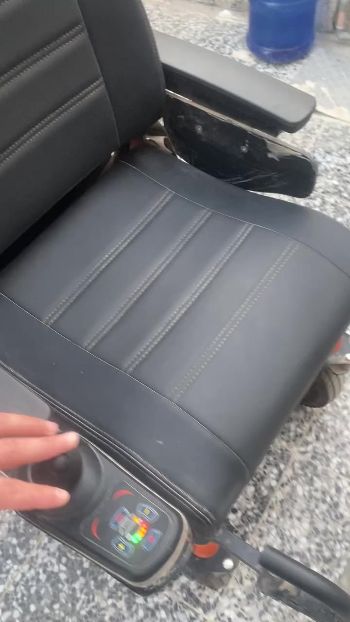 عربانه شحن مال معوقين اشتريناها حتى ممستخدميها غير مره وحده جديدة سعرها 550 وبيها مجال الحجم الكبير هاي للاتصال 
***********
