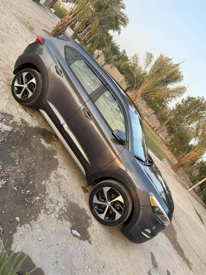 السلام عليكم توسان للبيع السعر 153 موديل 2018 وارد امريكي تبديل جاملغ وبنيد بدون داخل صور الحادث مرفقه مواصفات فول بانوراما بصمه فول مواصفات عنوان السياره واسط الزبيديه ***********
