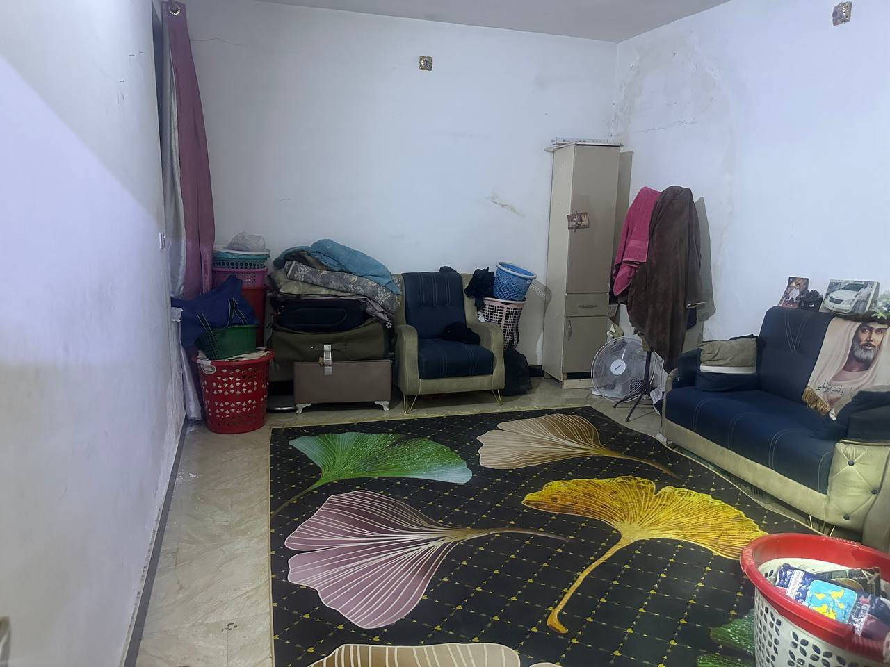 زراعي سكينةفرع مخبز الساعدي٩/٢
١٥٠ متر طابق واحد فول غرفتين نوم وصالة واستقبال بيت كامل وعالي عن الشارع *********** قريب المولدة مال الساعدي
