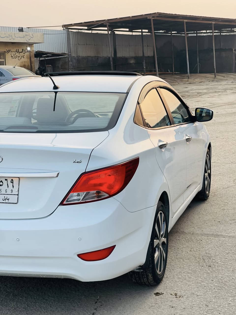 السلام عليكم اكسنت موديل 2016خليجي رقم بابل بيه شبر صبغ بباب الصدر الباقي مكفول فول مواصفات فتحه تحكم ستيرن داخل بيجي شاشه كامره حساس خلفي ويل كب كروم لد نهاري اشاير بل مري مكينه1600مامفتوحه ماشيه124سياره جديده كلش وجاهزه مابيه اي نقص كير ومكينه تبريد حداديه كله مكفول السعر 115الشراي يتصل مكاني بابل مركز الحله***********
