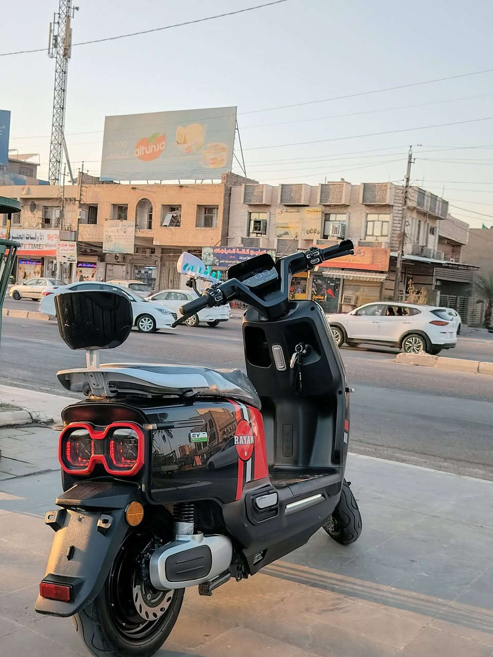 السلام عليكم
دراجة شحن للبيع ريان مديل 2025بطاريات 6عل فحص 32امبير دراجه نضافتها كبال عينكم كلش نضيفه او ما متعوبه كهربائية كلها شغاله لايت عالي ناصي اشاير يمنه يسره تشغيل بصمه سويج سعرها 690بيها حك الجيه فقط 
مكاني بغداد حي العامل للاستفسار ***********
