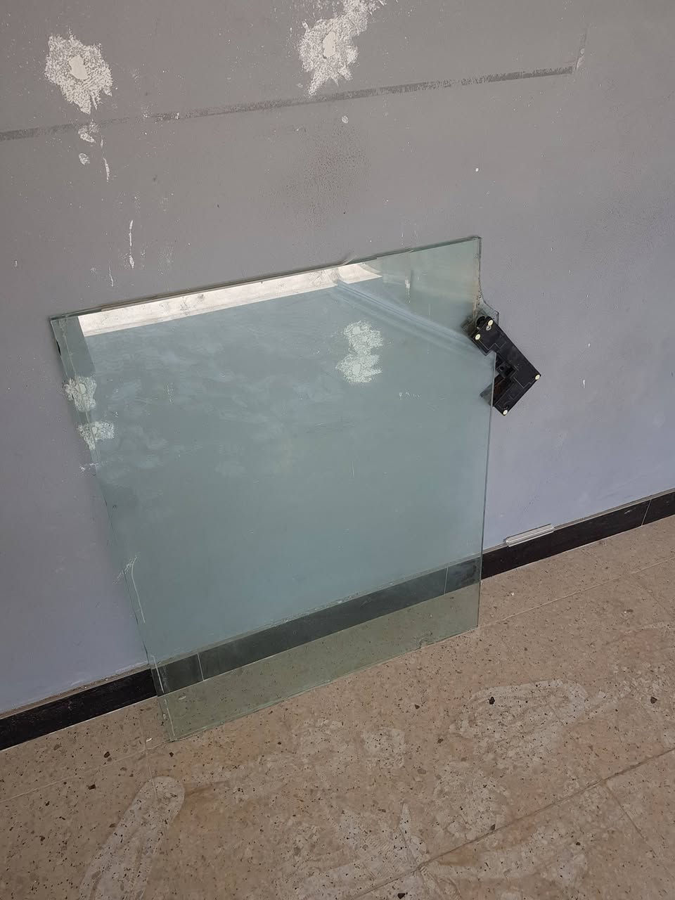 جام خانه 10 ملم للبيع
ارتفاع  3 متر 
عرض 3 متر 
سعر ب 350 وبيه مجال 
جام جاهز  بس تجي تنقله وتشد 
مكاني ديوانيه


**إذا كنت صاحب هذا الإعلان وتريد حذفه لأي سبب، رجاءا أرسل رسالة إلى الدعم الفني**